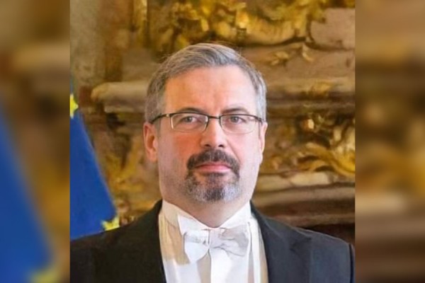 Ambasadori Bajrami: Beogradi po përdor bandat kriminale të lidhura me Rusinë për të sulmuar Policinë e Kosovës, EULEX-in dhe KFOR-in