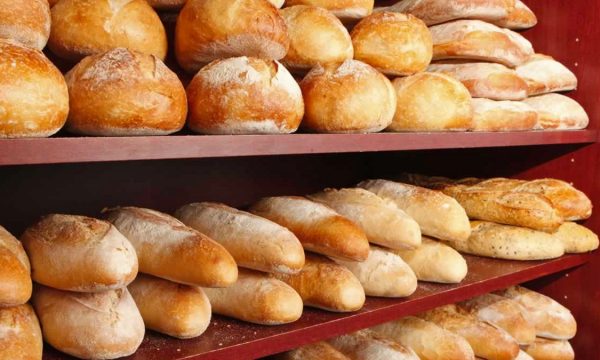 Shqipëria në krizë për bukëpjekës