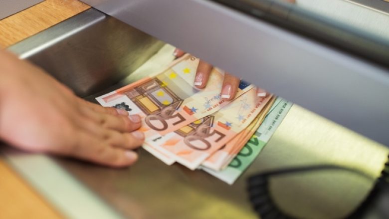 Rekord kursimesh: Qytetarët e Kosovës kanë mbi 5.5 miliardë € depozita në banka