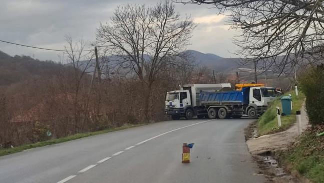 Bllokohet rruga në Rudarë, dëgjohen sirena në Mitrovicën e Veriut