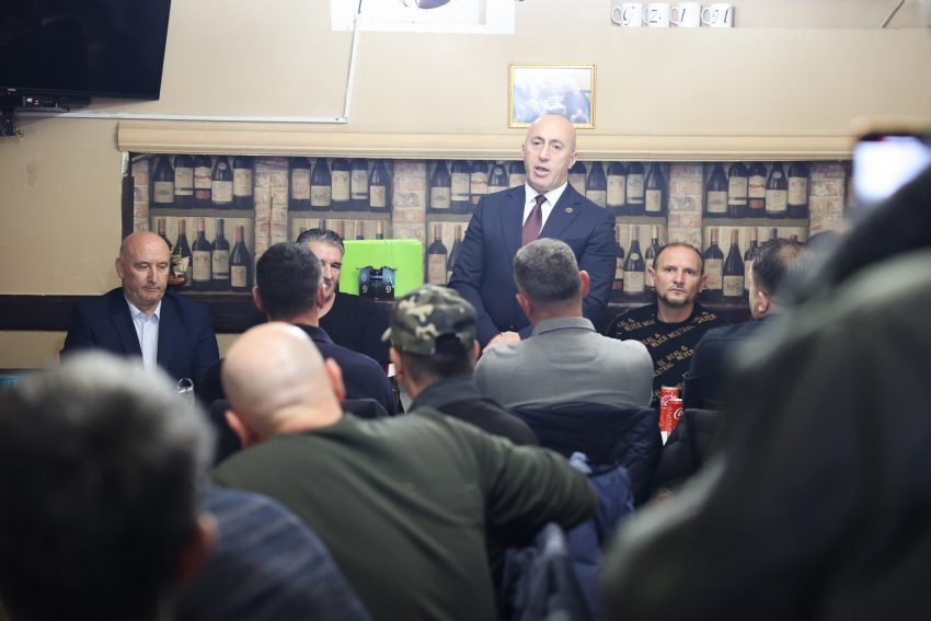 Haradinaj takon bashkëluftëtarët në Pejë: Po ndihem sikur në ditët e lavdisë, ato të UÇK-së