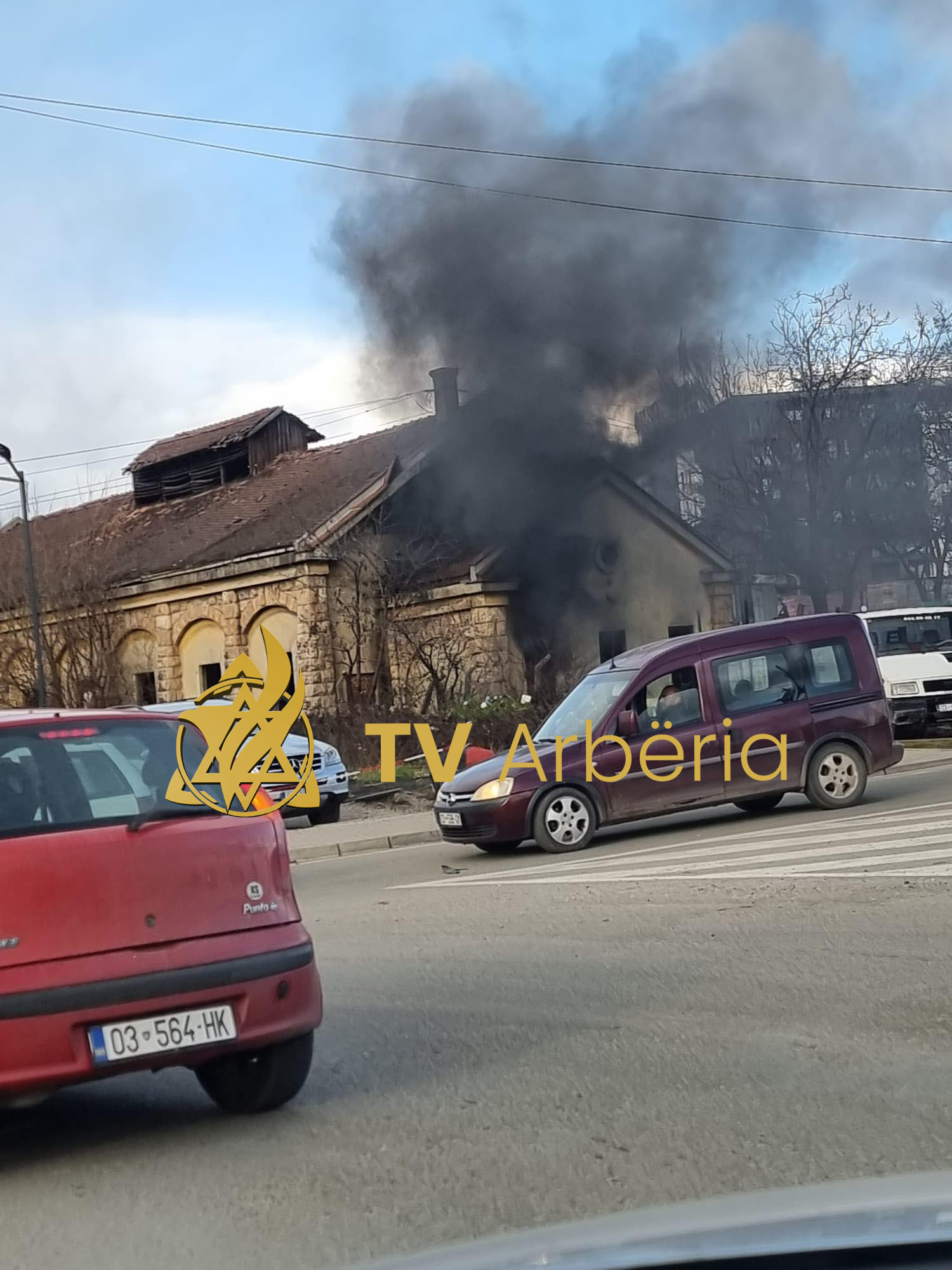 Merr flakë stacioni i vjetër i autobusëve në Pejë