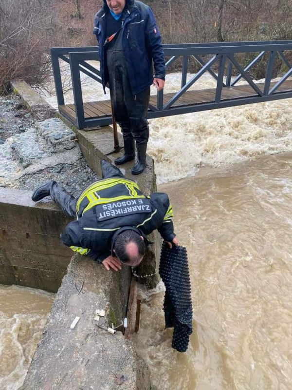 ​Qeveria ngre nivelin e gatishmërisë pas vërshimeve