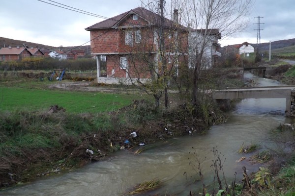 Opozita kërkon kompensimin e dëmeve të vërshimeve, LVV nuk shuan shpresat