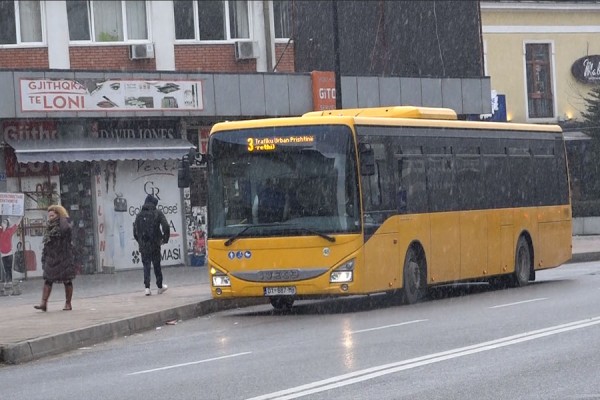 Shtrenjtimi i biletave, kryeqytetasit kërkojnë të kthehet çmimi i mëparshëm