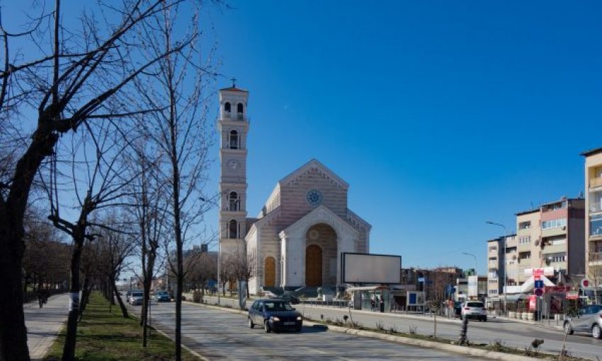 Qytetarët kërkojnë rikthimin në tërësi për qarkullim të rrugës “Xhorxh Bush”