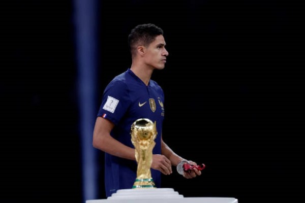 Varane tërhiqet nga Kombëtarja e Francës