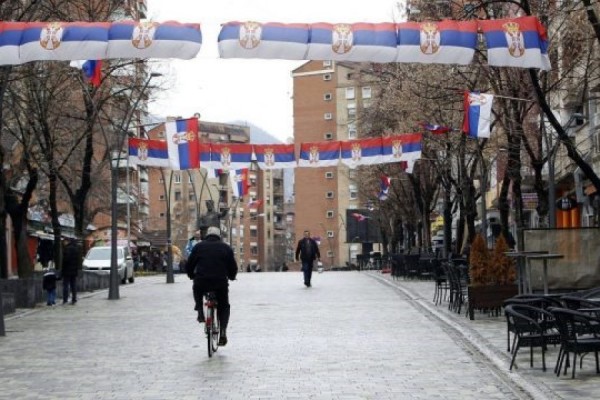 Asociacioni, opozita kërkon kujdes në raportet me aleatët dhe respektim të Kushtetutës