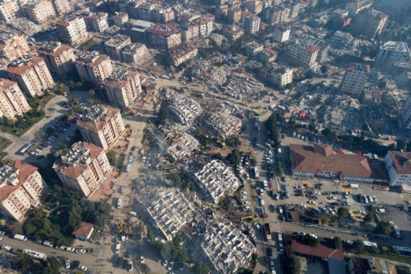 Mbi 19 mijë e 700 viktima nga tërmeti në Turqi dhe Siri