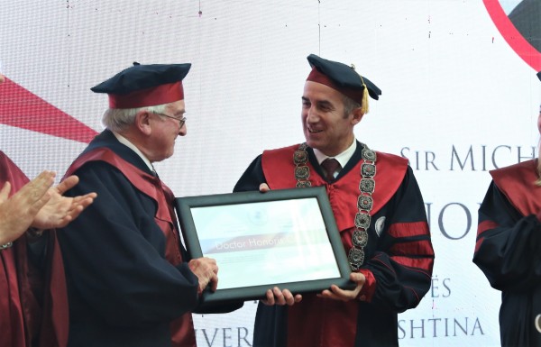 ​Michael Wood merr titullin “Doctoris Honoris Causa” nga Universiteti i Prishtinës