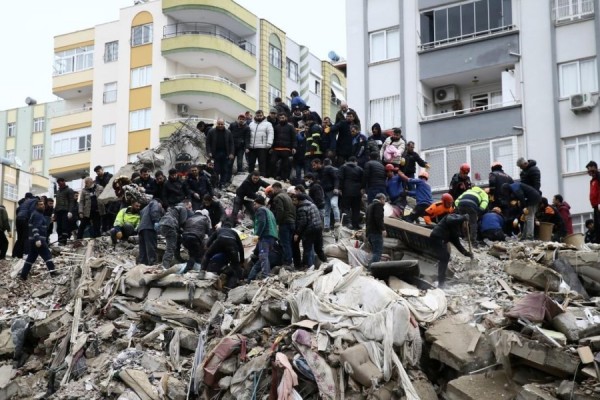 Mbi 46 mijë të vdekur nga tërmetet në Turqi dhe Siri