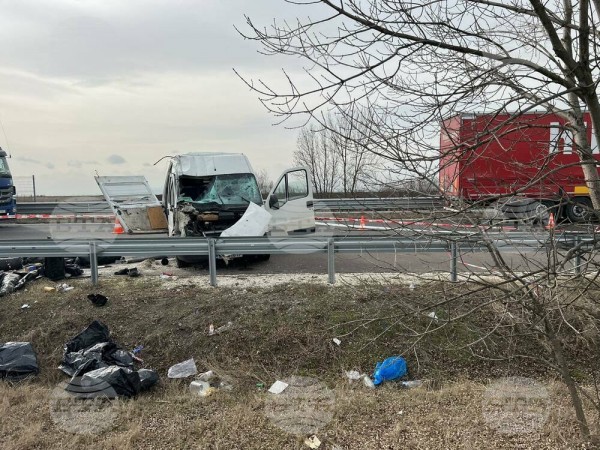 Autobusi që transportonte emigrantë aksidentohet në Bullgari, një i vdekur e disa të lënduar