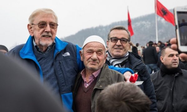 William Walker për 15-vjetorin e Pavarësisë: Ndihem si baba në këtë vend, e kam parë Kosovën tek lind