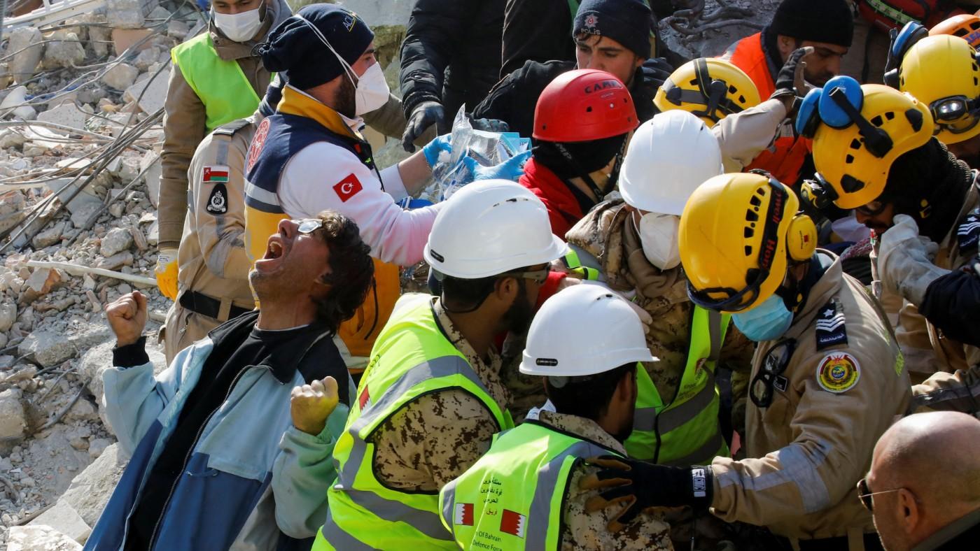 Turqi, një 42-vjeçare nxirret e gjallë nga rrënojat pas 222 orësh