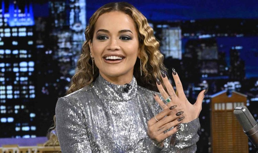 Rita Ora tregon unazën e fejesës, mund të vlejë gjysmë milioni dollarë