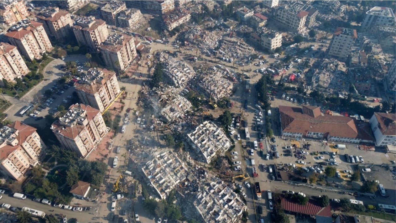 Gjeologu turk: Pasgoditjet e tërmetit do të vazhdojnë përgjatë dy vjetëve të ardhshme