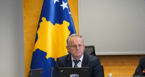 Bislimi: Serbia e angazhuar praktikisht ta njohë Kosovën, Athina të përfitojë nga ky rast