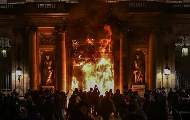 Digjet bashkia e Bordeaux, francezët paralajmërojnë edhe një protestë