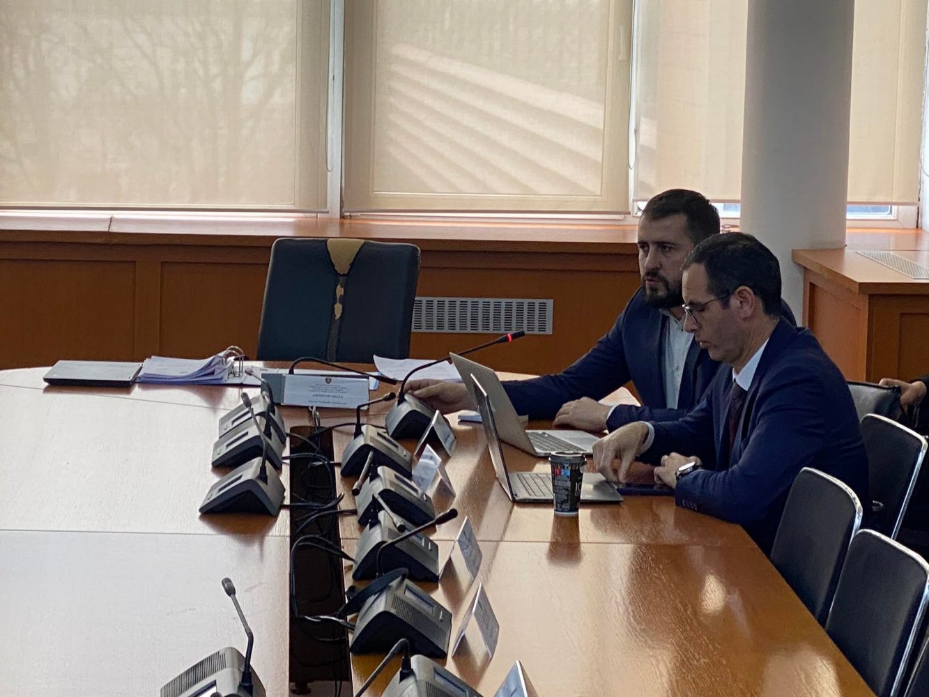 Vonohet pozita, opozita e lëshon mbledhjen – dështon diskutimi i propozimeve për guvernator të BQK-së