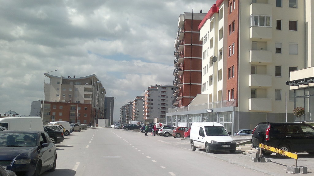 Banorët e lagjes “Arbëria” ankohen për mungesë të autobusëve – Zogaj thotë se do të blihen 30 autobus të rinj