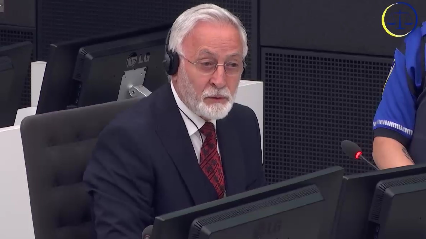 “Duart dhe këmbët i kisha gjithmonë të ënjtura nga rrahjet”, Krasniqi flet para gjykatës për torturat ndaj tij