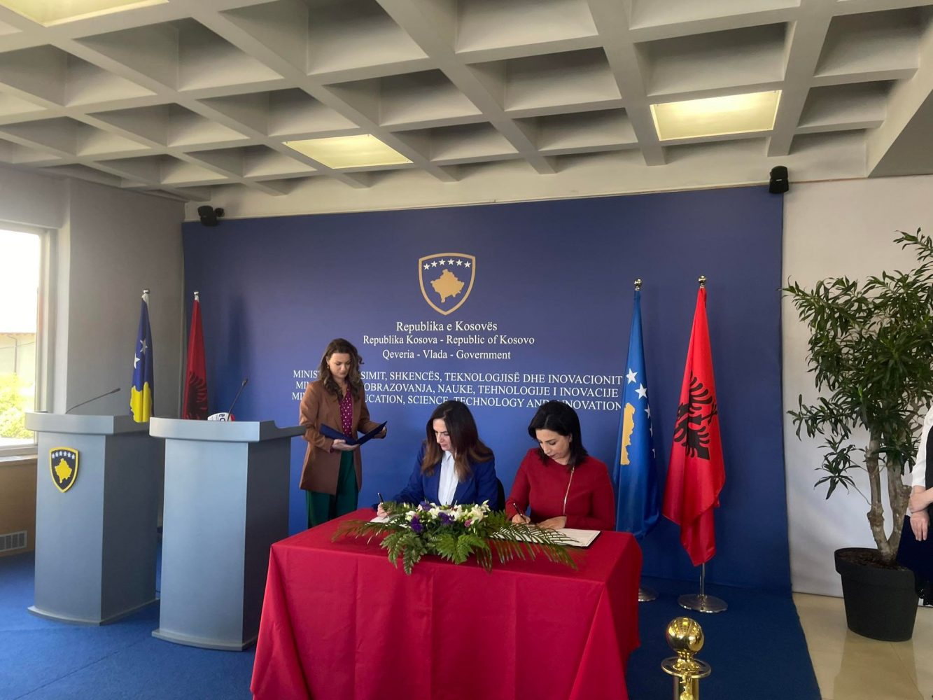 Nënshkruhet marrëveshja – Kosova e Shqipëria do të financojnë 16 projekte shkencore me nga 20 mijë €
