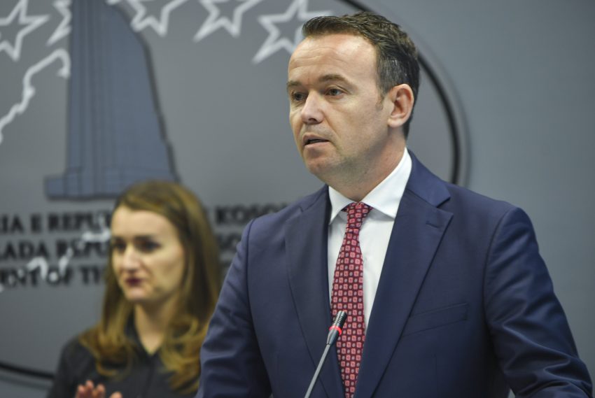 Ambasadori gjerman përgëzon Pecin: Ushqimi dhe birrat janë shumë më të mira pa duhan për rreth