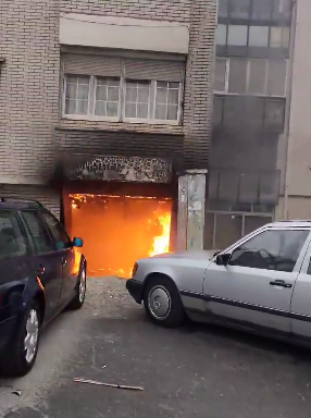 Përfshihet nga zjarri hyrja e një ndërtese në Prishtinë