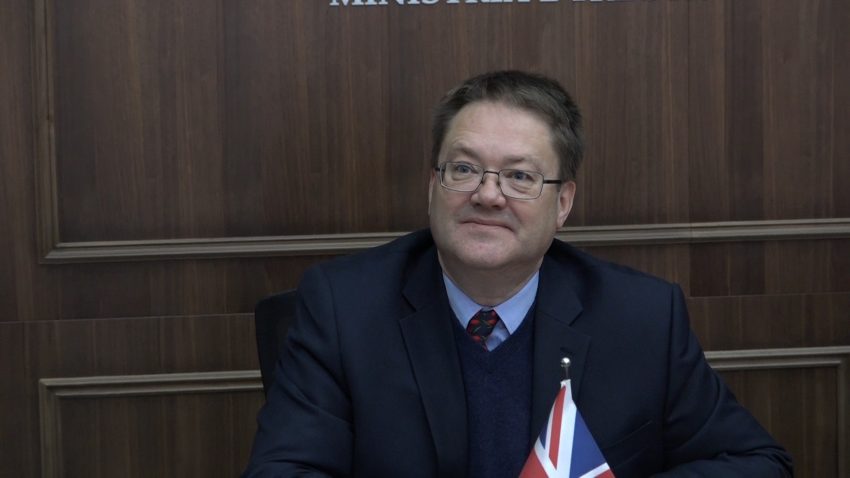 Abbott: As lufta e UÇK-së dhe as e Kosovës për liri s’janë në gjyq dhe s’duhet të gjykohen