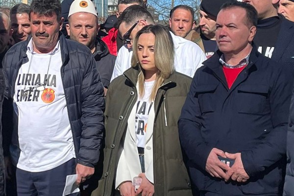 Vajza e Jakup Krasniqit: Pres gjykim të drejtë