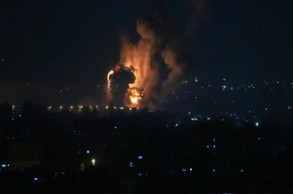 Pas një sulmi të madh me raketa, Izraeli godet Libanin dhe Gazën