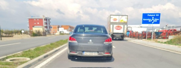 Vetura zyrtare shëtit edhe në ditë pushimi për institucionet