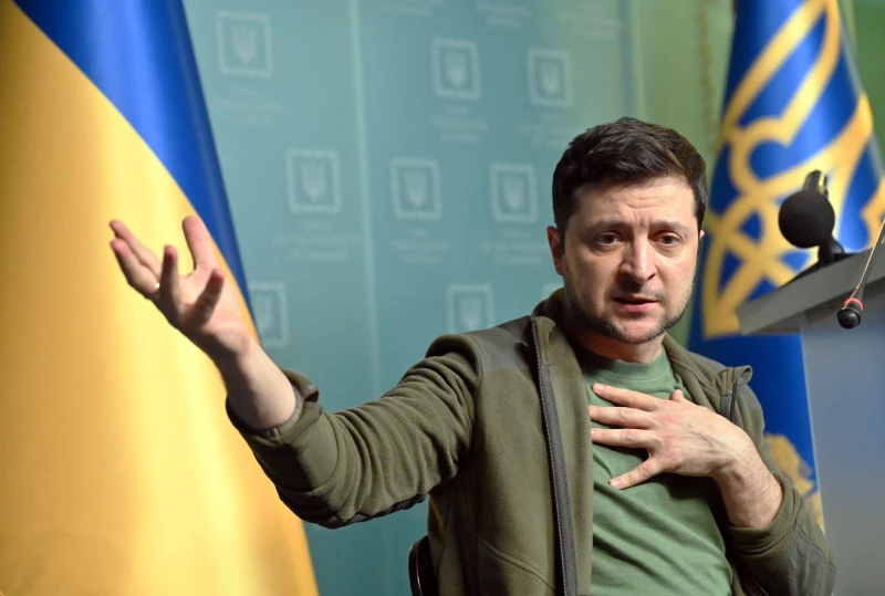 Zelensky kritikon Rusinë për sulmin në ditë feste që la të vdekur babain me të bijën