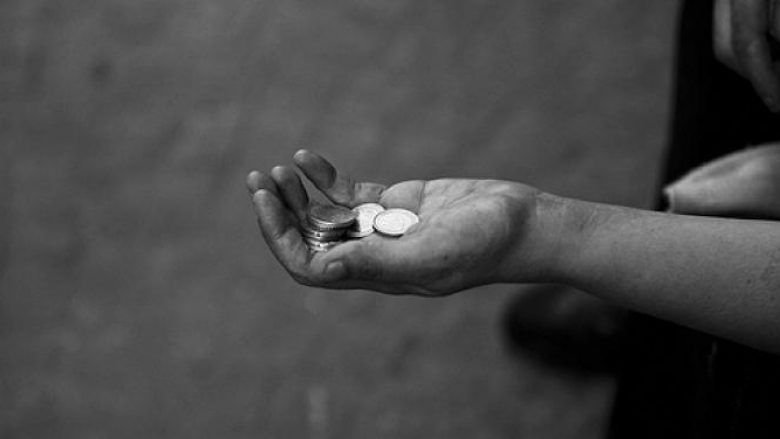 Po kërkonte lëmoshë, 29-vjeçari në Ferizaj kapet me heroinë
