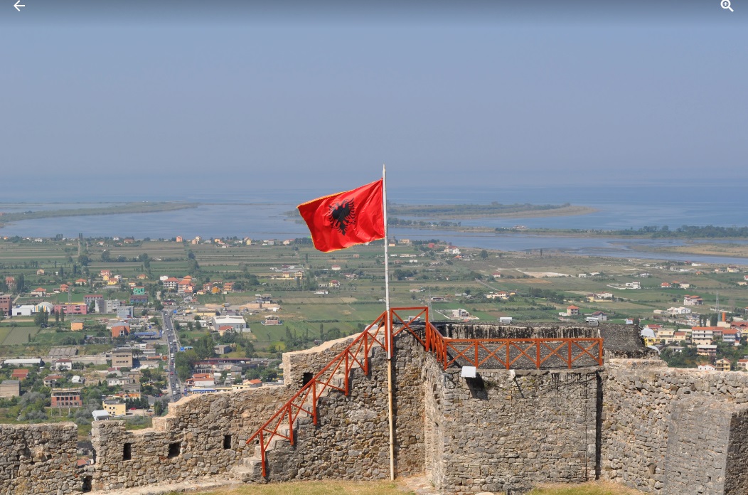 Kalaja e Lezhës do të ndriçohet, së shpejti mund të vizitohet edhe natën