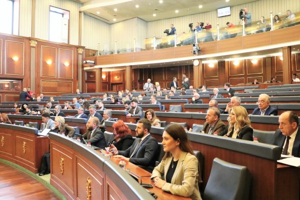 Kuvendi mbyll punimet, mbesin edhe 17 pika nga seancat e kaluara