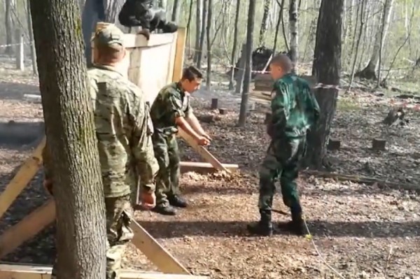 “Horrori në Serbi”, Musliu: Rusia po i trajnon me armë fëmijët serbë