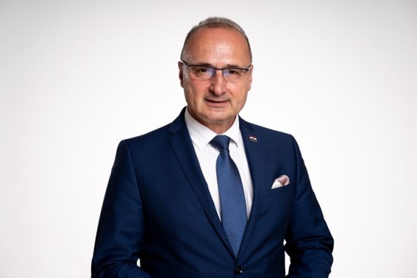 Kryediplomati kroat sot takohet me Kurtin dhe Gërvallën