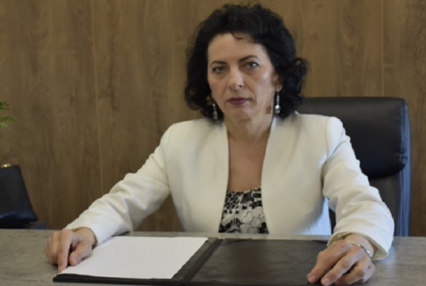 Kryetarja e Graçanicës deklaron pasuri të majme dhe tri paga, dy të ardhura nga Serbia
