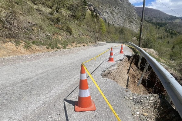 Gjendje jo e mirë e rrugës Pejë-Rugovë, kërkohet ndërhyrja e Qeverisë