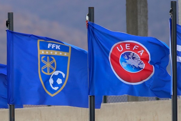 UEFA dënon Serbinë për thirrjet raciste ndaj Kosovës