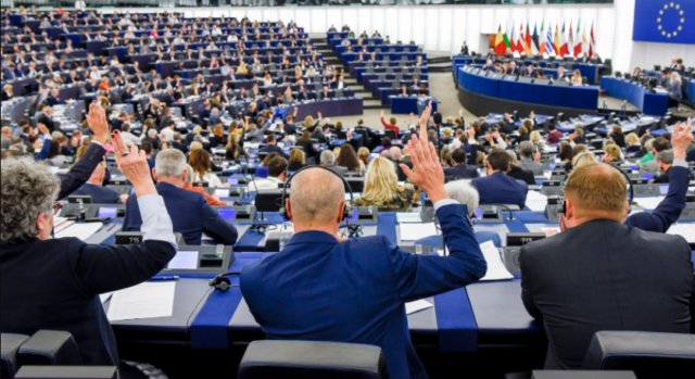 Parlamenti Evropian miraton raportet për Kosovën dhe Serbinë