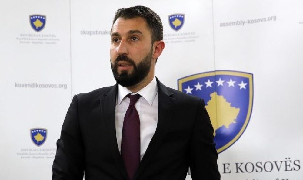 Krasniqi thotë se nuk do të ketë më ekip të ri menaxhues: Me këtë merret Kurti