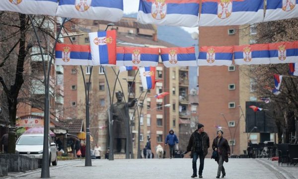 Policia jep detaje për shpërthimin afër stacionit policor në Veri