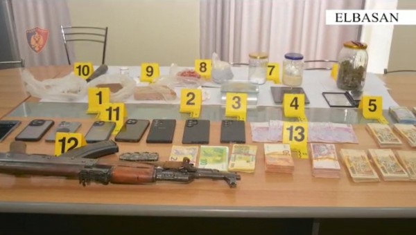 Goditen katër grupe kriminale në Elbasan, arrestohen 45 persona