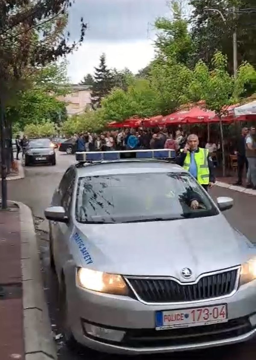 Dëmtohen dy vetura të Policisë nga sulmi me granatë dore në veri