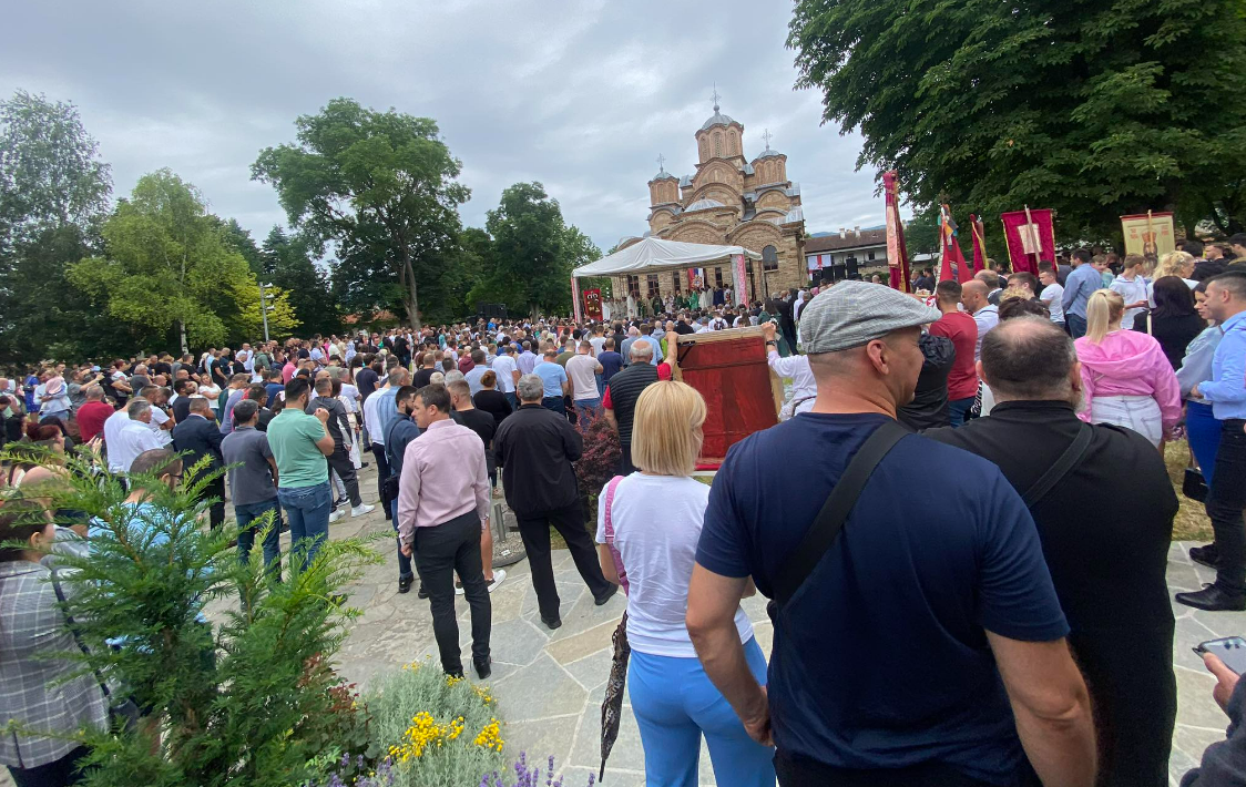 Përfundon festa “Vidovdanit”, serbët këndojnë këngë nacionaliste për Kosovën