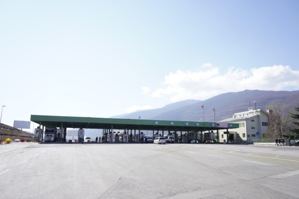 Sveçla dhe Balla vizitojnë pikë-kalimin kufitar në Vermicë
