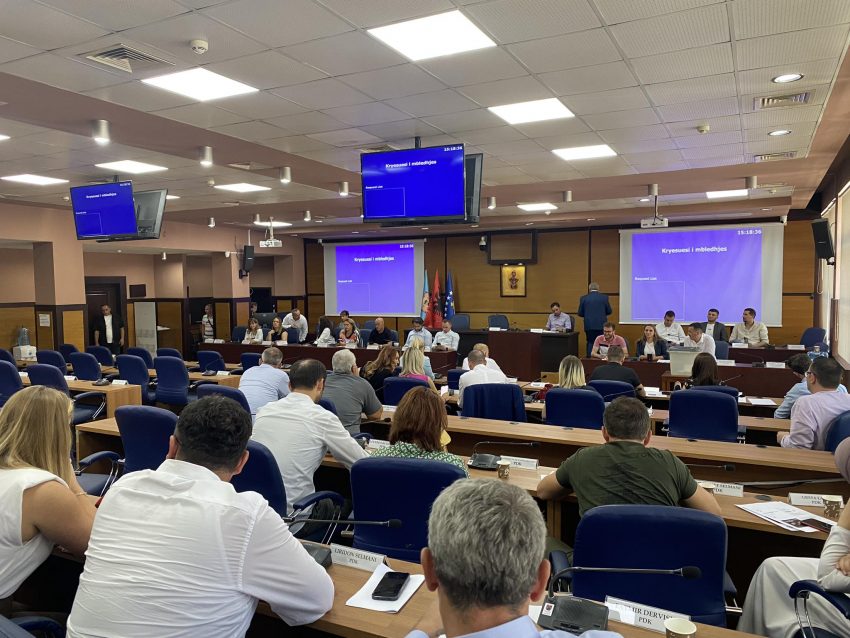 Pëllumb Bajçinovci zgjidhet kryesues i Kuvendit Komunal të Prishtinës