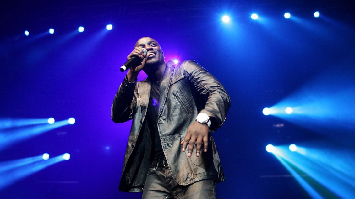Akon mbërrin sot në Prishtinë